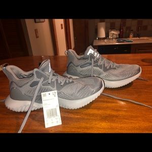 Brand new Adidas Alphabounce beyond